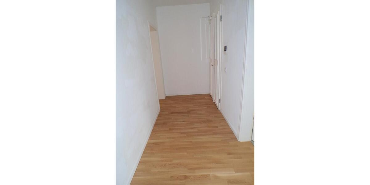 Etagenwohnung Werdau - 3 Zimmer, 82 m&sup2;, 550&euro; | Angebot:25865195