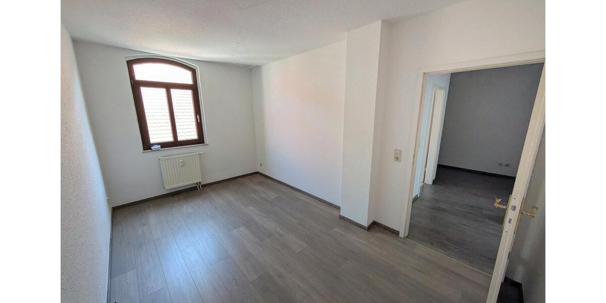 Etagenwohnung Zwickau - 3 Zimmer, 68 m&sup2;, 410&euro; | Angebot:25945671