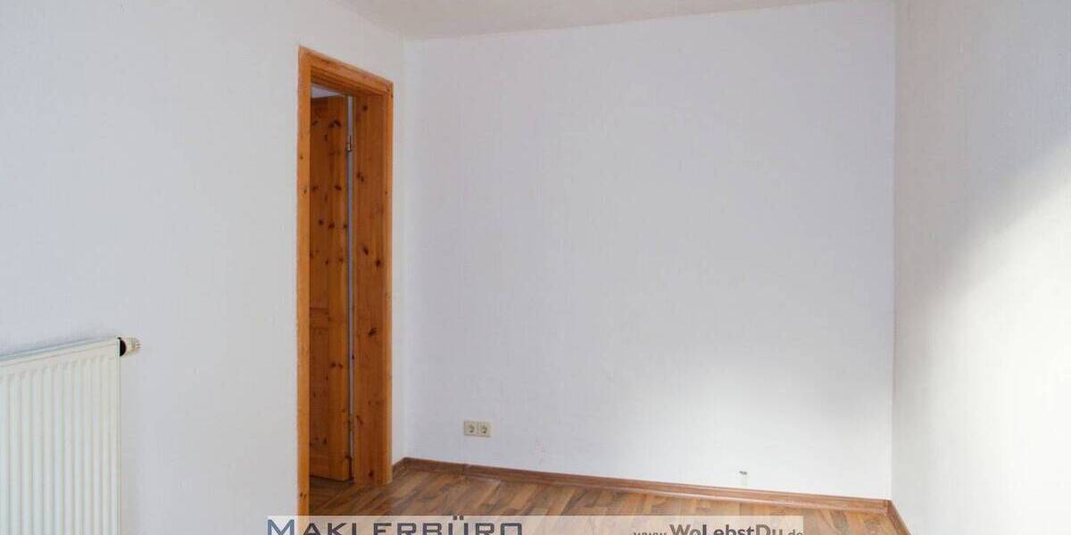 Etagenwohnung Greiz - 4 Zimmer, 80 m&sup2;, 350&euro; | Angebot:25666530