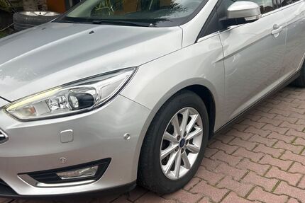 Ford Focus 184.000 km 5.900 &euro; zwickau 08064
