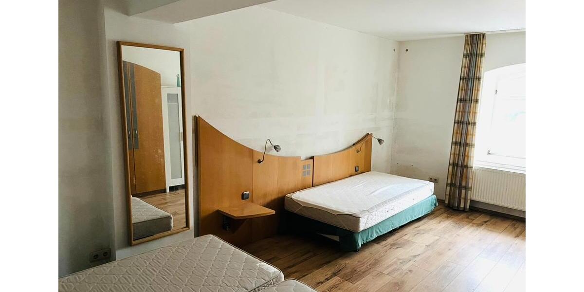 Erdgeschoßwohnung Neumark - 4 Zimmer, 160 m&sup2;, 89.000&euro; | Angebot:23089787