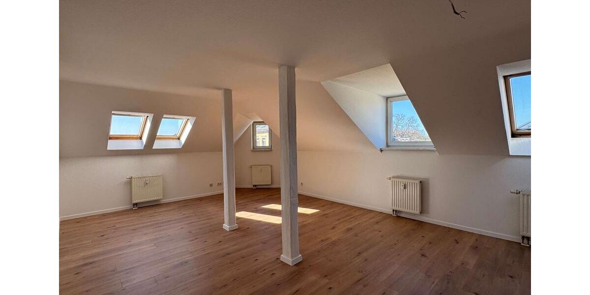 Dachgeschoßwohnung Zwickau - 3 Zimmer, 100 m&sup2;, 500&euro; | Angebot:20146802