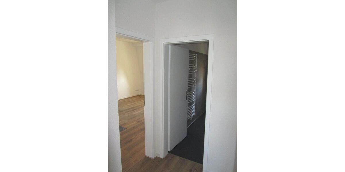 Etagenwohnung Zwickau - 2 Zimmer, 60 m&sup2;, 350&euro; | Angebot:25974143