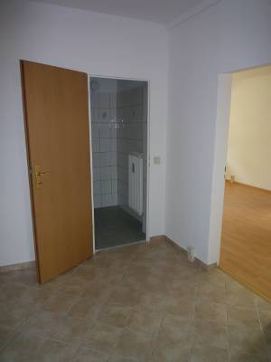 Etagenwohnung Reinsdorf - 3 Zimmer, 57 m&sup2;, 300&euro; | Angebot:25707489