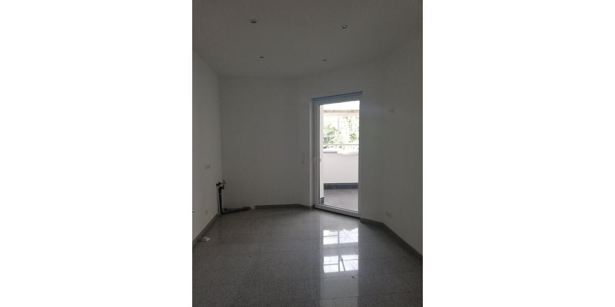 Etagenwohnung Schmölln - 4 Zimmer, 110 m&sup2;, 880&euro; | Angebot:24802003