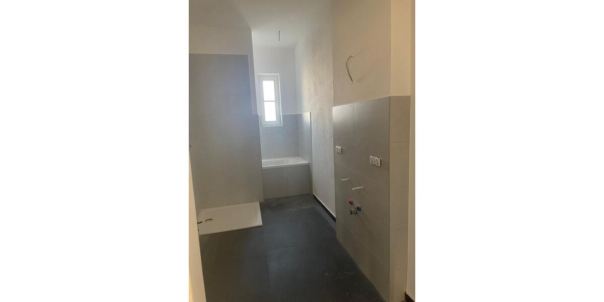 Erdgeschoßwohnung Greiz - 3 Zimmer, 90 m&sup2;, 750&euro; | Angebot:25571969