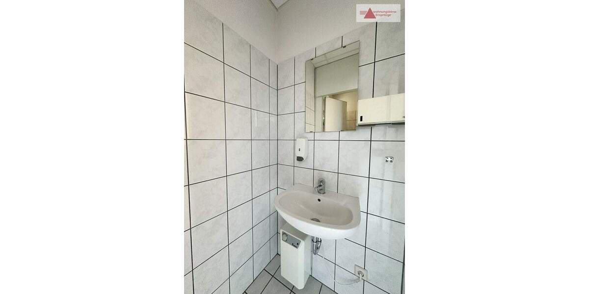 Gewerbeobjekt Kirchberg Burkersdorf - 3 Zimmer, 330&euro; | Angebot:25688338