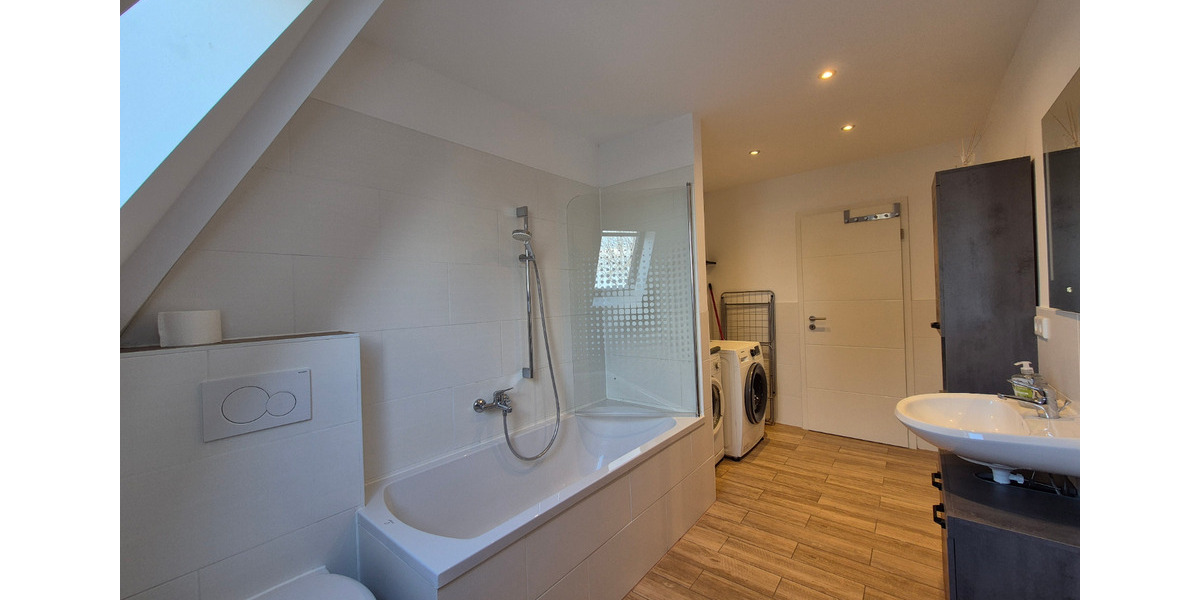 Dachgeschoßwohnung Zwickau Zwickau-Nord - 2 Zimmer, 61 m&sup2;, 700&euro; | Angebot:24533180