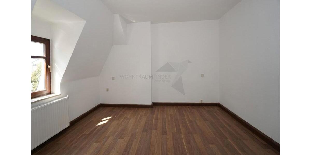Dachgeschoßwohnung Zwickau - 3 Zimmer, 76 m&sup2;, 475&euro; | Angebot:24752116