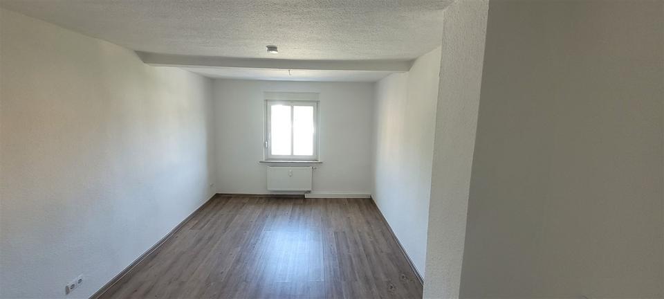 Etagenwohnung Meerane - 2 Zimmer, 61 m&sup2;, 299&euro; | Angebot:22739696