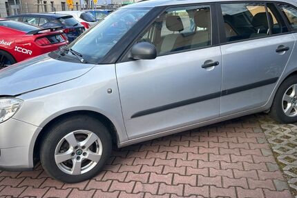 Skoda Fabia 91.000 km 2.400 &euro; zwickau 08064