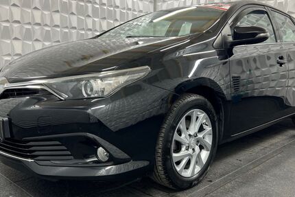 Toyota Auris 69.999 km 10.450 &euro; Werdau OT Steinpleis 08412