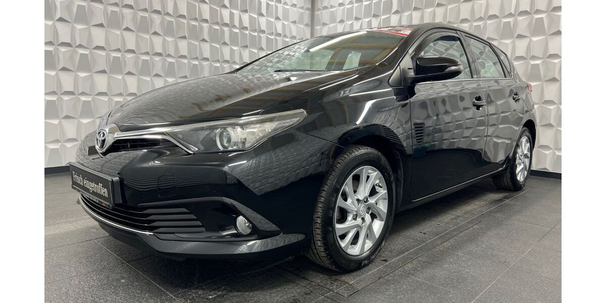 Toyota Auris 69.999 km 10.450 &euro; Werdau OT Steinpleis 08412