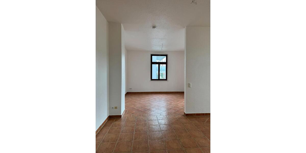 Erdgeschoßwohnung Reichenbach im Vogtland - 2 Zimmer, 83 m&sup2;, 414&euro; | Angebot:25907379