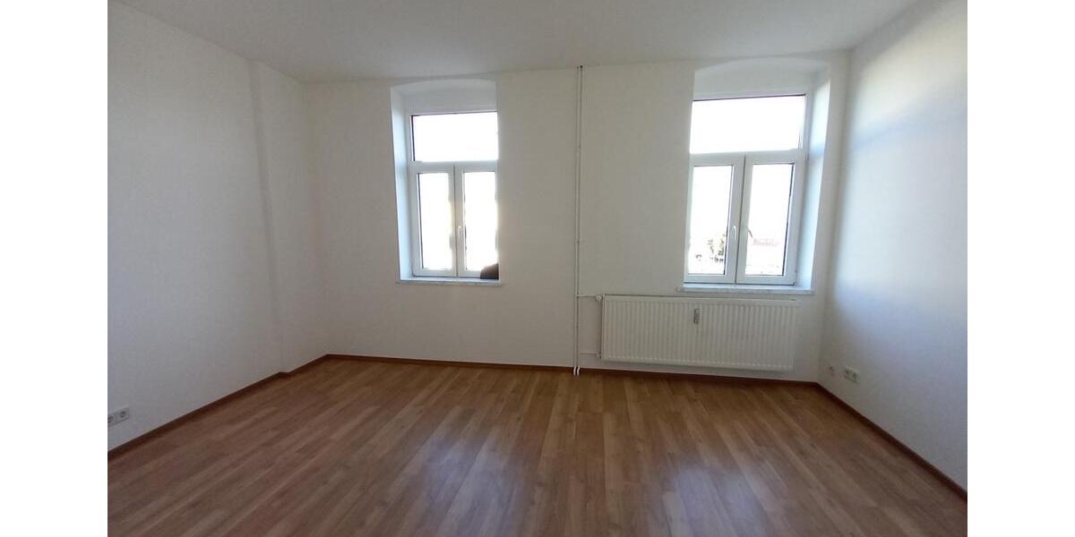 Etagenwohnung Glauchau - 4 Zimmer, 87 m&sup2;, 480&euro; | Angebot:25867453