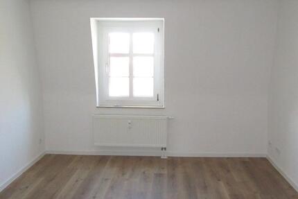 Wohnung Zwickau - 2 Zimmer, 60 m&sup2;, 380&euro; | Angebot:25974114