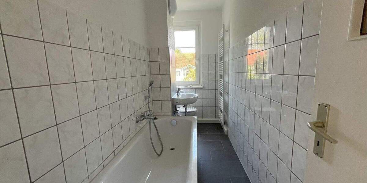 Etagenwohnung Zwickau Eckersbach - 3 Zimmer, 60 m&sup2;, 360&euro; | Angebot:25740066