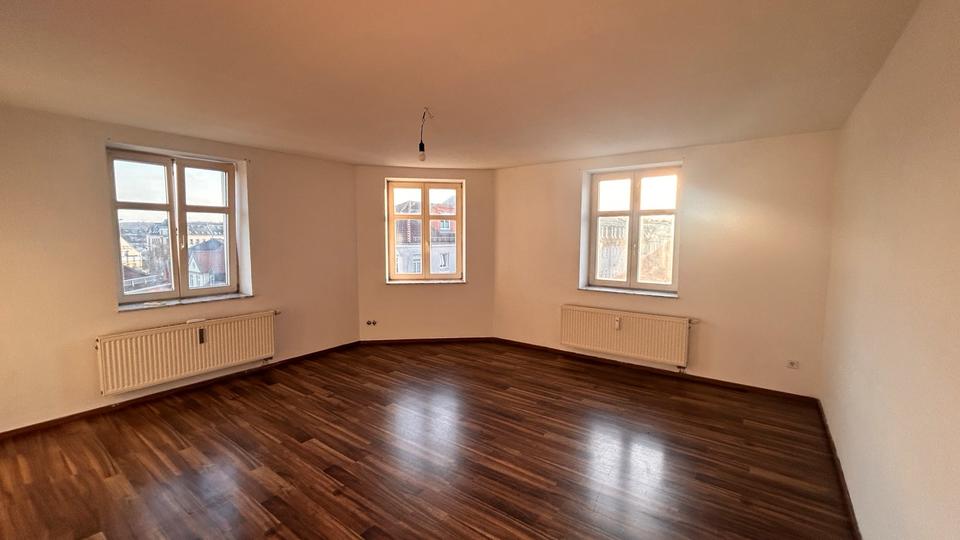 Dachgeschoßwohnung Zwickau - 2 Zimmer, 64 m&sup2;, 550&euro; | Angebot:25287190