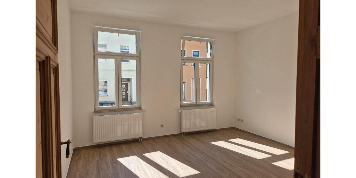 Hochparterre Netzschkau - 4 Zimmer, 97 m&sup2;, 590&euro; | Angebot:25105396