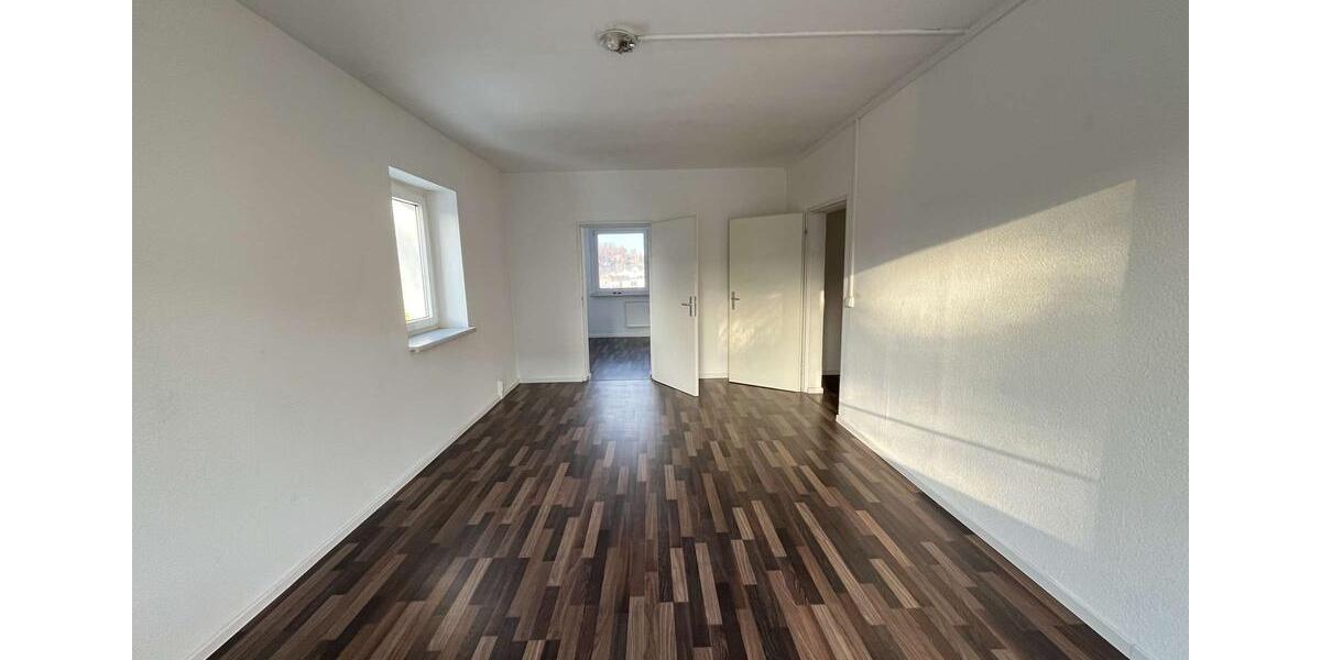 Etagenwohnung Reinsdorf - 6 Zimmer, 112 m&sup2;, 680&euro; | Angebot:24535095