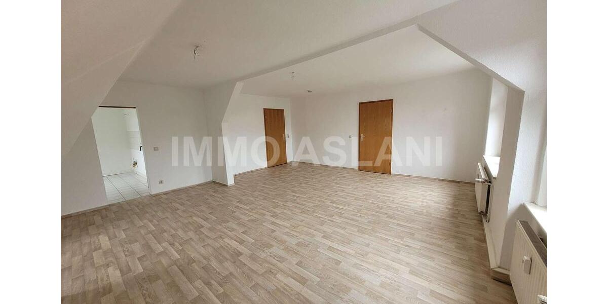 Dachgeschoßwohnung Limbach-Oberfrohna Oberfrohna - 3 Zimmer, 80 m&sup2;, 400&euro; | Angebot:21272256