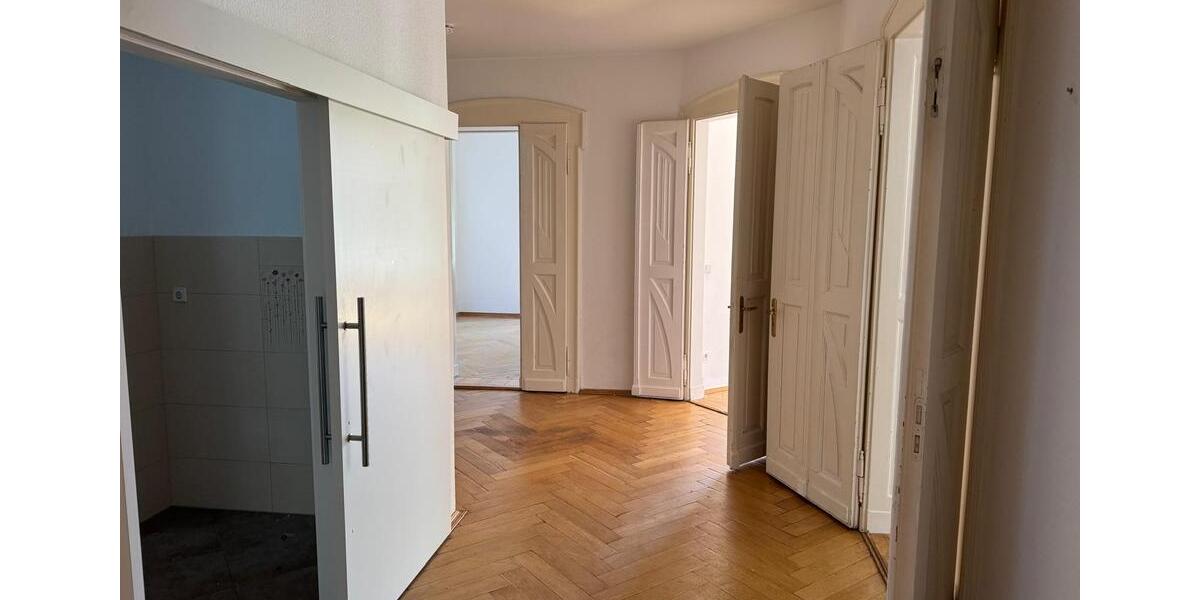 Erdgeschoßwohnung Zwickau Zwickau-Nord - 5 Zimmer, 174 m&sup2;, 900&euro; | Angebot:25855314