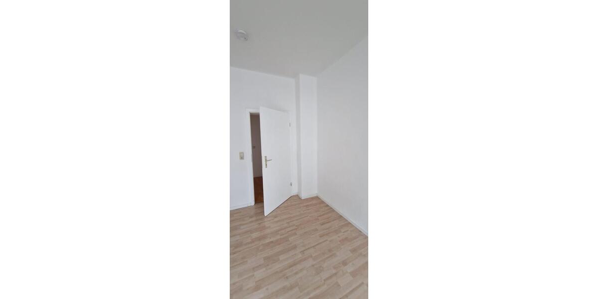 Erdgeschoßwohnung Zwickau - 4 Zimmer, 93 m&sup2;, 580&euro; | Angebot:26676965