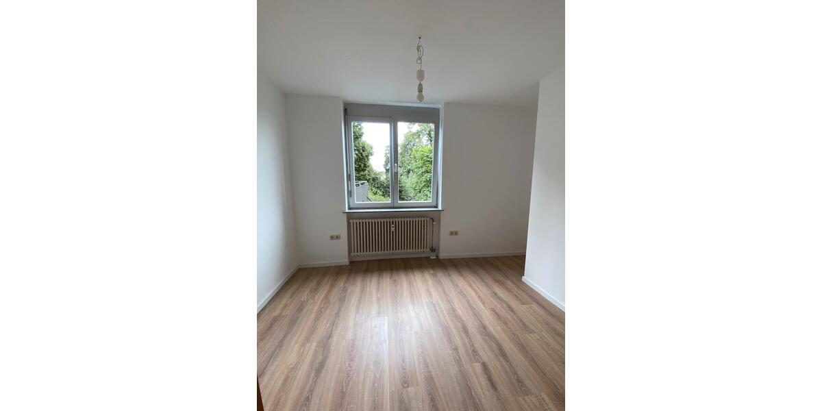 Etagenwohnung Hohenstein-Ernstthal Ernstthal - 3 Zimmer, 79 m&sup2;, 490&euro; | Angebot:25393994