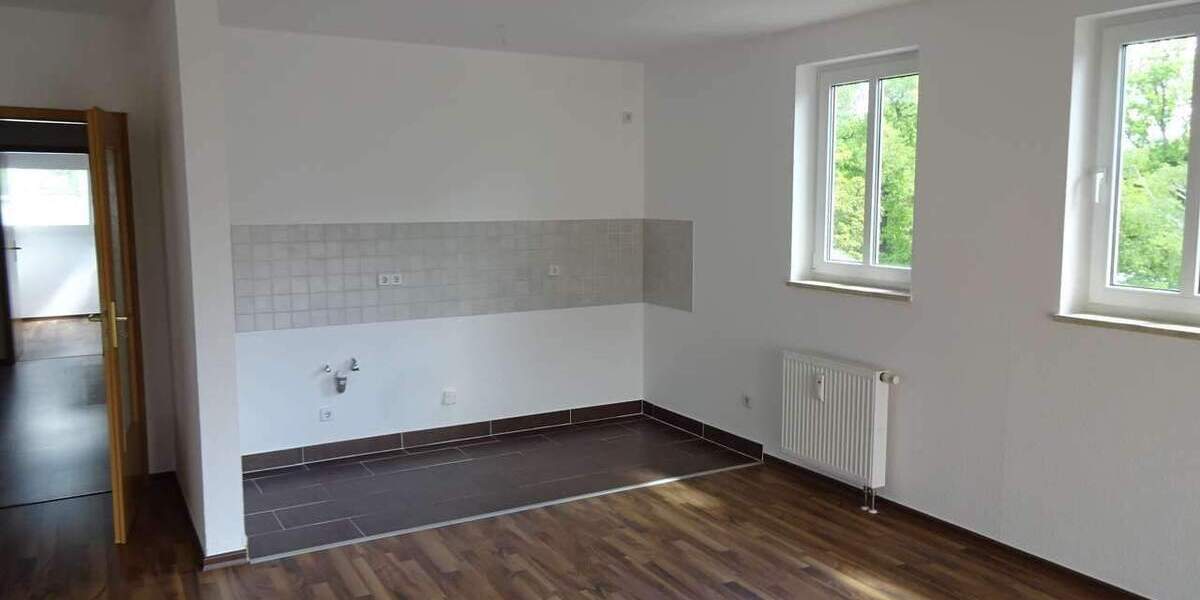 Etagenwohnung Zwickau Innenstadt - 3 Zimmer, 77 m&sup2;, 595&euro; | Angebot:25780742