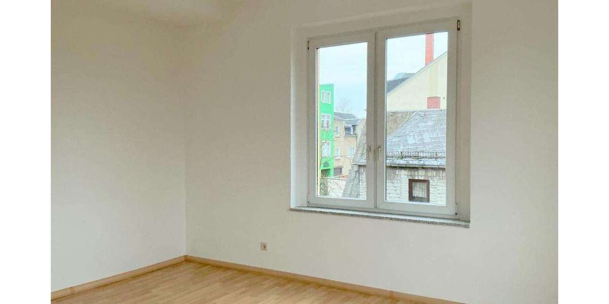 Etagenwohnung Limbach-Oberfrohna Oberfrohna - 2 Zimmer, 75 m&sup2;, 320&euro; | Angebot:25904216