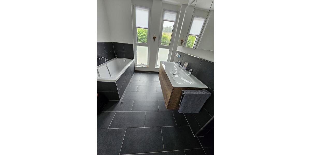 Doppelhaushälfte Mülsen - 4 Zimmer, 124 m&sup2;, 1.350&euro; | Angebot:22307475