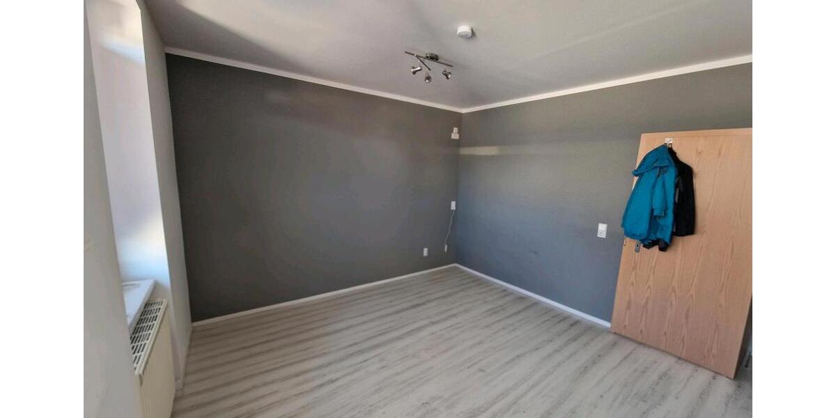 Hochparterre Lauter-Bernsbach Bernsbach - 5 Zimmer, 105 m&sup2;, 693&euro; | Angebot:24840388