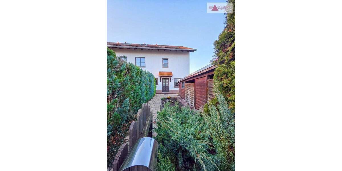 Reihenendhaus Aue-Bad Schlema Schlema - 6 Zimmer, 160 m&sup2;, 270.000&euro; | Angebot:25688337