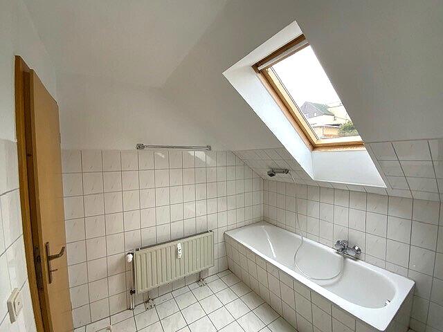 Dachgeschoßwohnung Zwickau Cainsdorf - 3 Zimmer, 58 m&sup2;, 310&euro; | Angebot:24489742