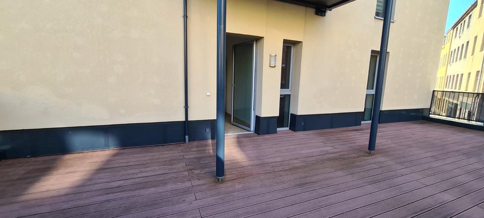 Etagenwohnung Reichenbach im Vogtland - 2 Zimmer, 84 m&sup2;, 484&euro; | Angebot:25375140