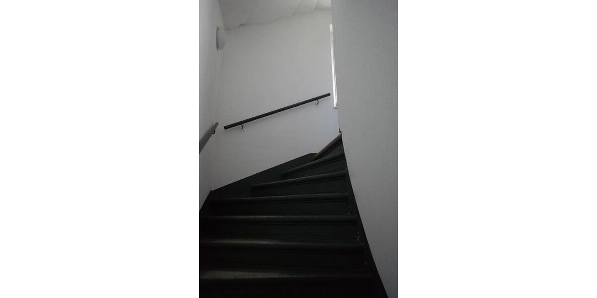Etagenwohnung Zwickau Neuplanitz - 2 Zimmer, 41 m&sup2;, 300&euro; | Angebot:26147461
