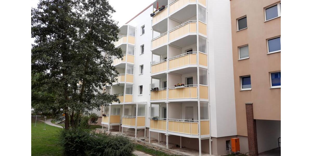 Erdgeschoßwohnung Crimmitschau - 2 Zimmer, 64 m&sup2;, 498&euro; | Angebot:21874254