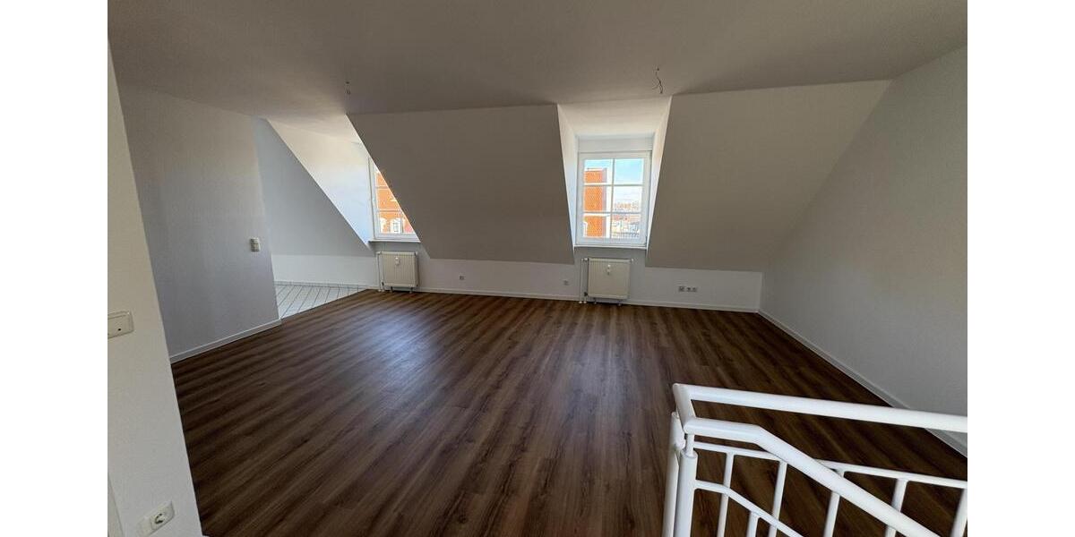 Dachgeschoßwohnung Zwickau - 2 Zimmer, 74 m&sup2;, 485&euro; | Angebot:25254334