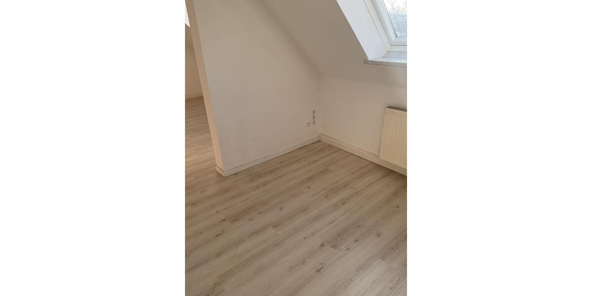 Etagenwohnung Glauchau - 1 Zimmer, 37 m&sup2;, 220&euro; | Angebot:24665468