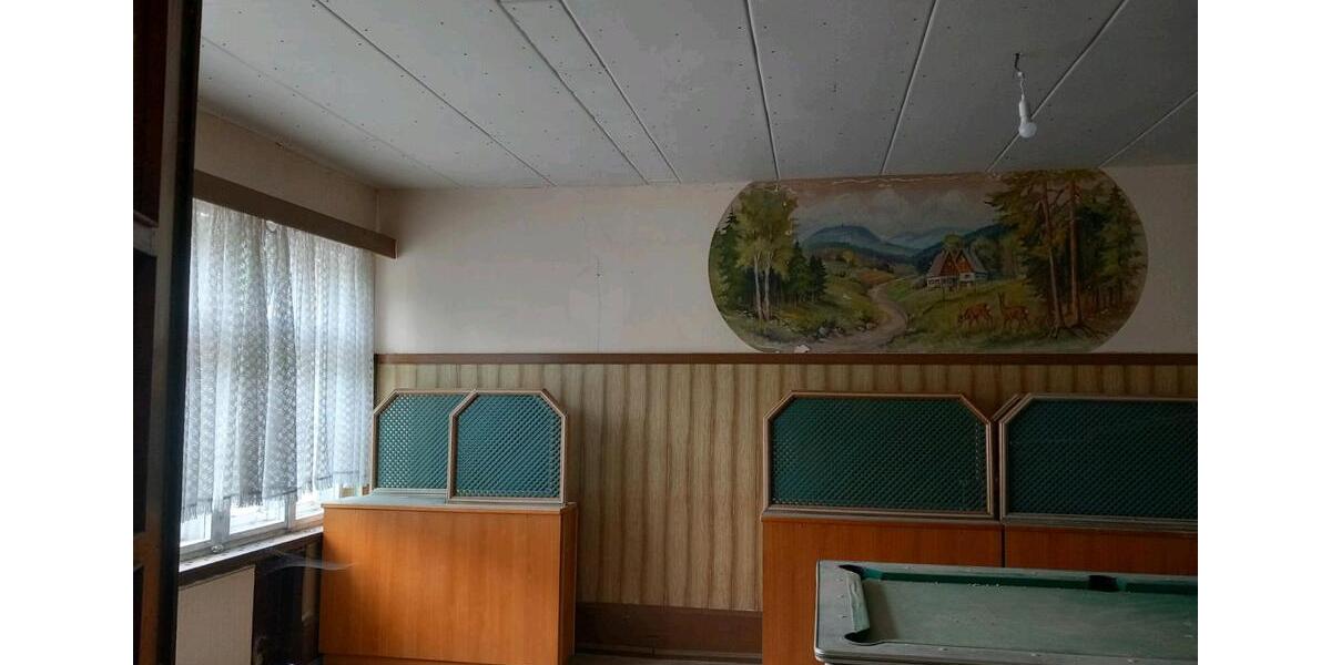 Etagenwohnung Auerbach - 4 Zimmer, 150 m&sup2;, 300&euro; | Angebot:25633440