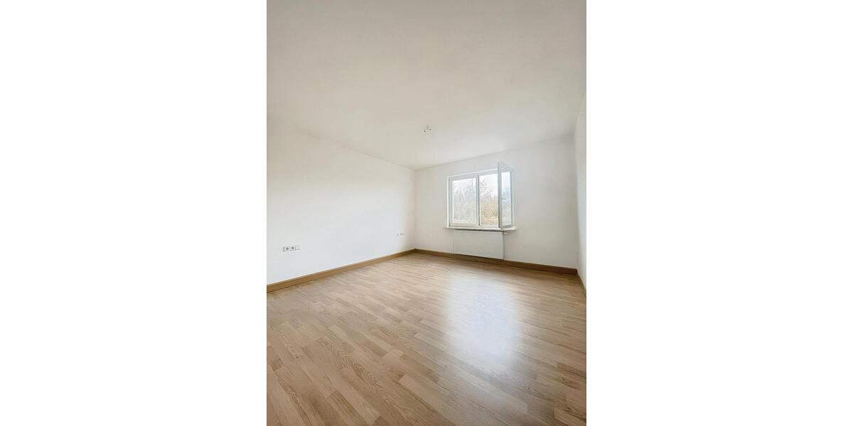 Etagenwohnung Meerane - 3 Zimmer, 72 m&sup2;, 468&euro; | Angebot:25649742