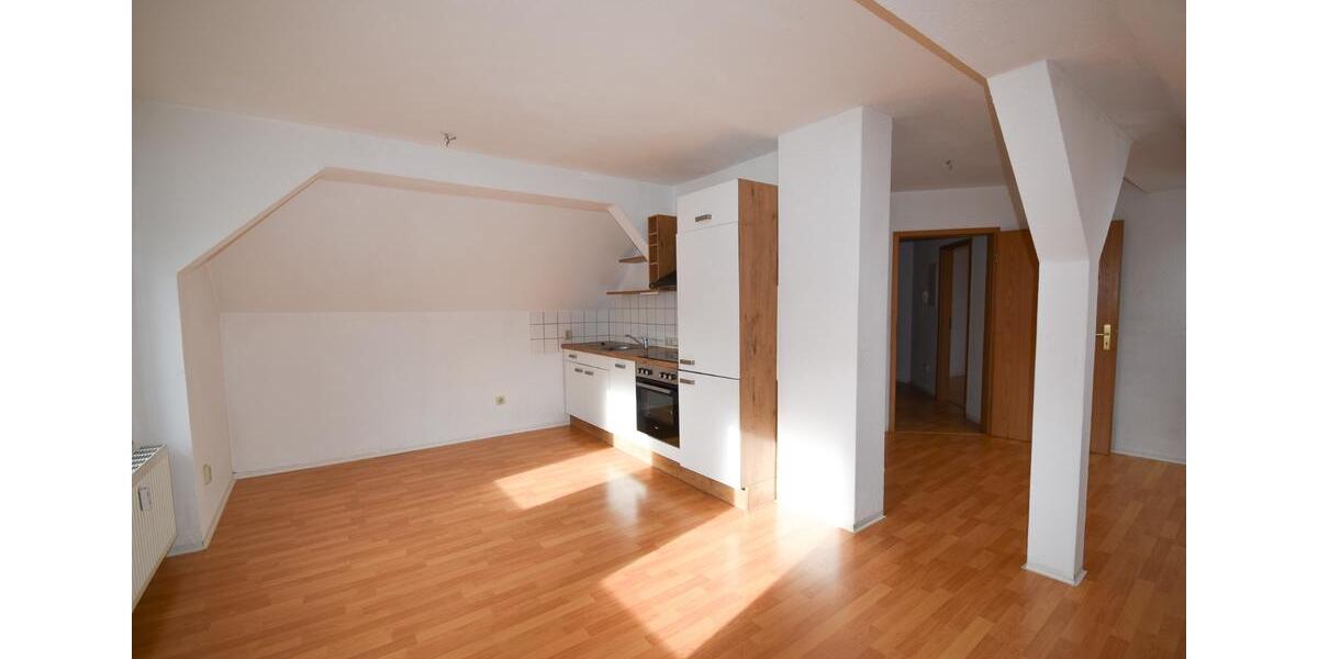 Dachgeschoßwohnung Zwickau Neuplanitz - 2 Zimmer, 70 m&sup2;, 395&euro; | Angebot:25223106