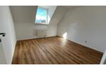 Dachgeschoßwohnung Reichenbach im Vogtland - 3 Zimmer, 77 m&sup2;, 464&euro; | Angebot:25056006