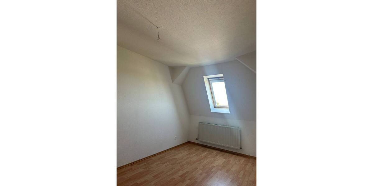 Etagenwohnung Zwickau Bahnhofsvorstadt - 4 Zimmer, 80 m&sup2;, 450&euro; | Angebot:25737496