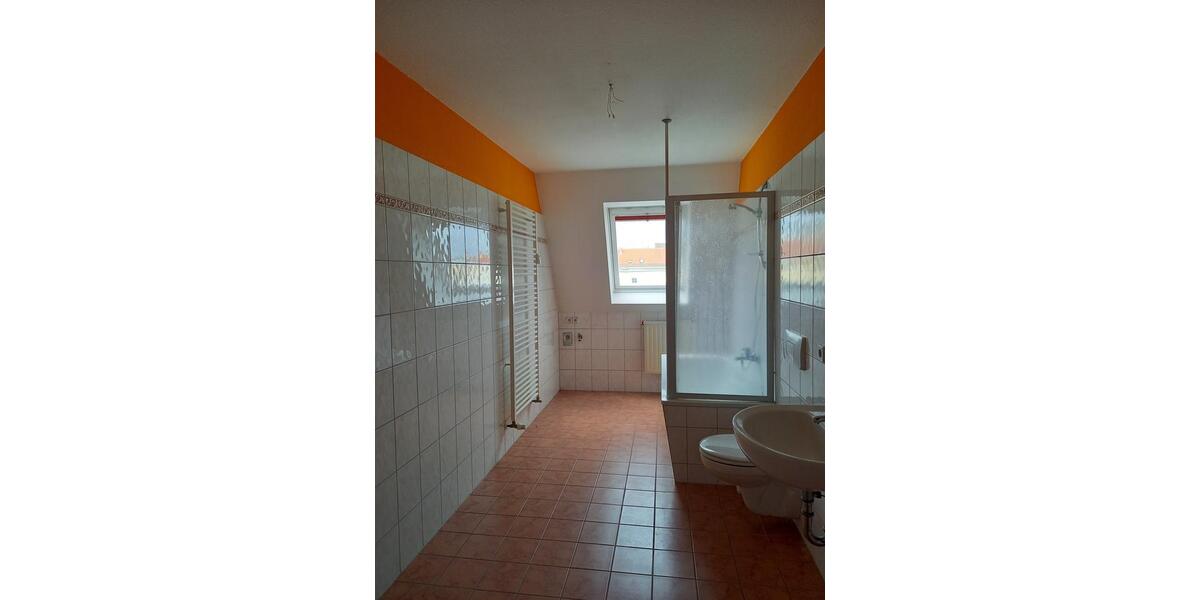 Dachgeschoßwohnung Werdau - 2 Zimmer, 67 m&sup2;, 337&euro; | Angebot:24953425