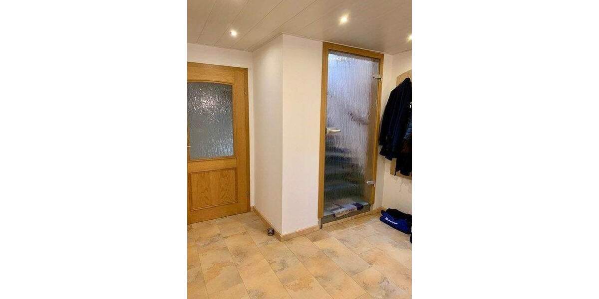 Reihenmittelhaus Reichenbach - 6 Zimmer, 161 m&sup2;, 125.000&euro; | Angebot:25864350