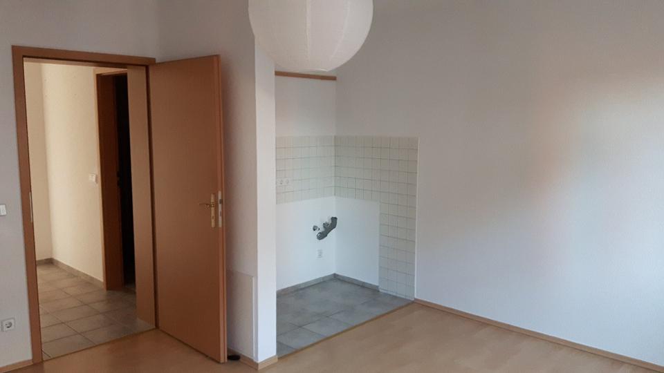 Etagenwohnung Zwickau Neuplanitz - 1 Zimmer, 31 m&sup2;, 185&euro; | Angebot:26576695
