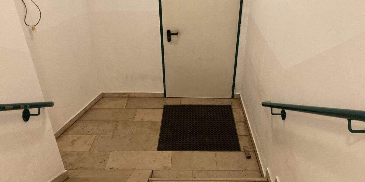 Etagenwohnung Zwickau Pölbitz - 2 Zimmer, 57 m&sup2;, 74.000&euro; | Angebot:25707419