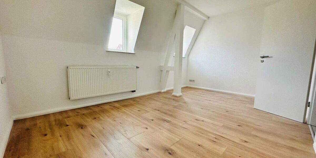 Etagenwohnung Meerane - 3 Zimmer, 71 m&sup2;, 575&euro; | Angebot:25755942
