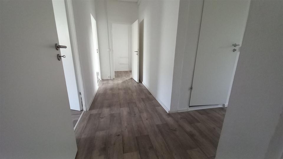 Etagenwohnung Crimmitschau - 4 Zimmer, 82 m&sup2;, 490&euro; | Angebot:20461486